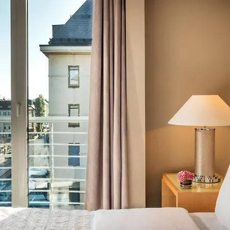 Le Meridien Hotel