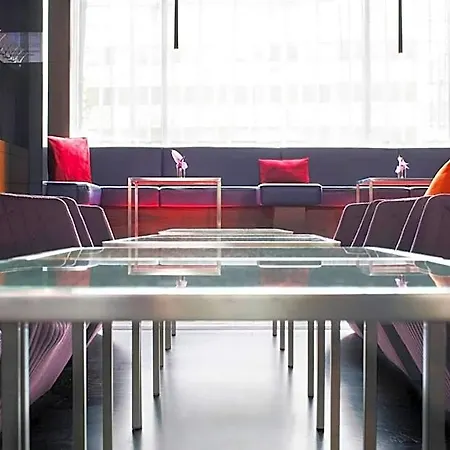 Le Meridien Hotel *