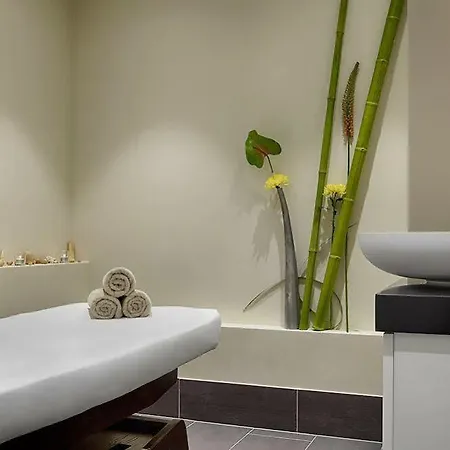 Le Meridien 5*